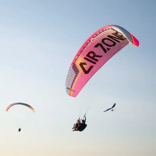 Interview de Thomas de AIRZONE PARAPENTE : Découvrir le parapente en Occitanie : expertise et bonnes pratiques